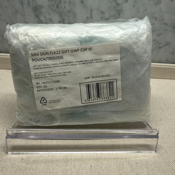 Miu Miu Pouch (GWP) - Picture 4 of 4